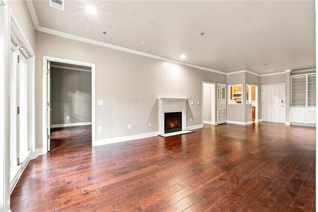 Building Photo - 2865 Lenox Rd NE