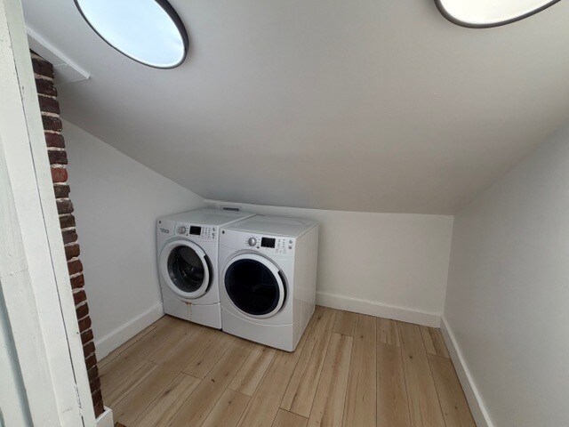 Laundry and storage (see last pick open door) - 1112 E Duffy St