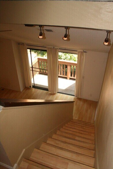 Building Photo - 169 Lemon Grv