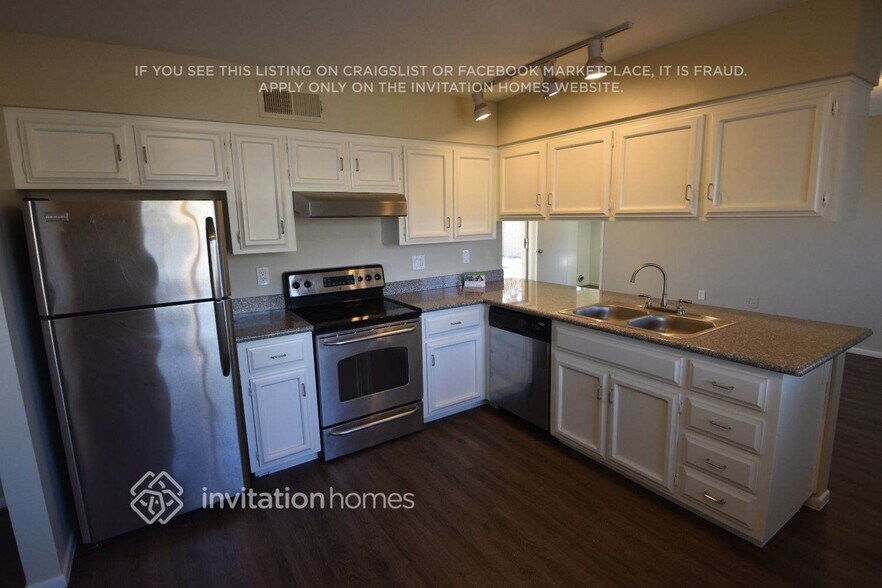 Building Photo - 2929 W Michelle Dr