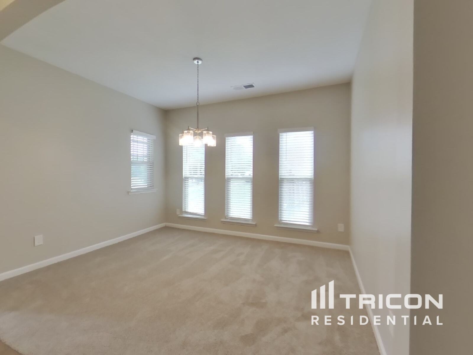 Building Photo - 125 Highwood Dr