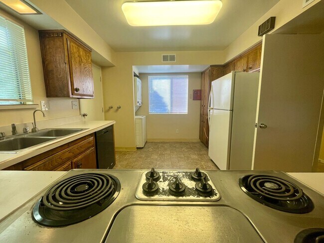 Building Photo - 755 Firenze Pl