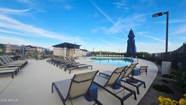 Building Photo - 9961 W Mitchell Ave