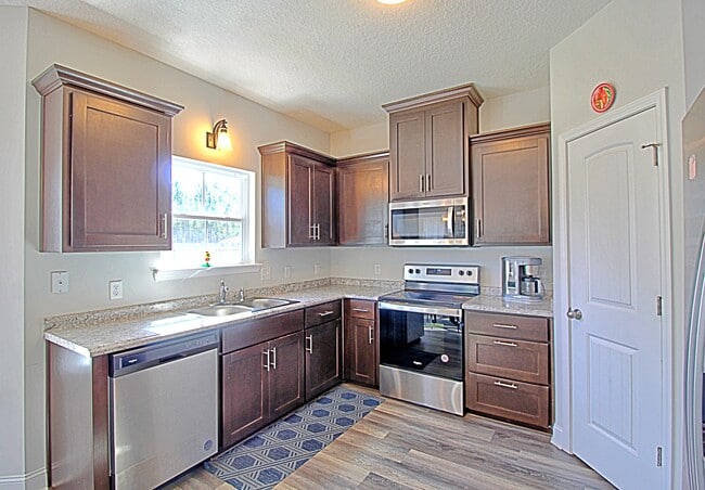 Building Photo - 430 Rutledge Dr