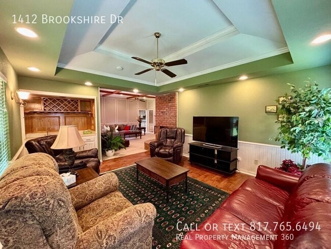 Building Photo - 1412 Brookshire Dr