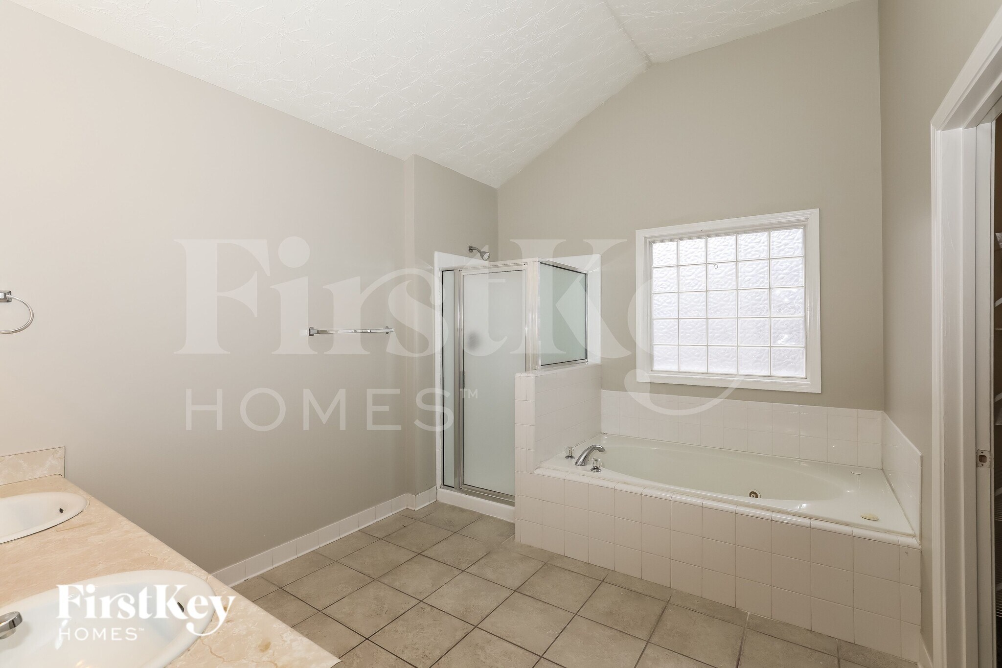 Building Photo - 637 Old Ivy Chase