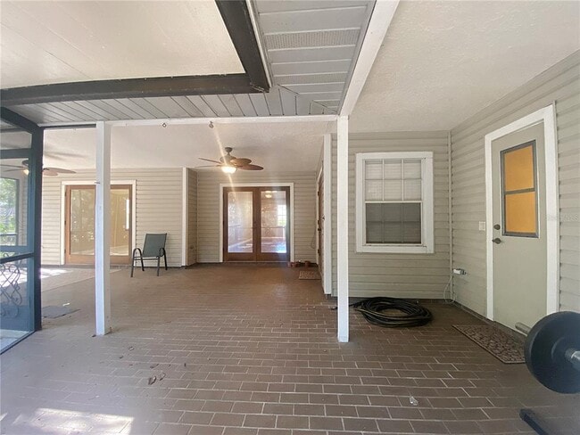 Building Photo - 994 Country Lake Cir