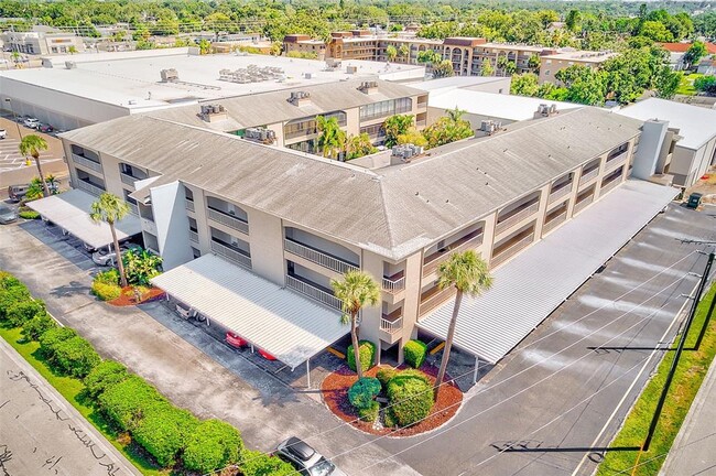 Building Photo - 215 Valencia Blvd