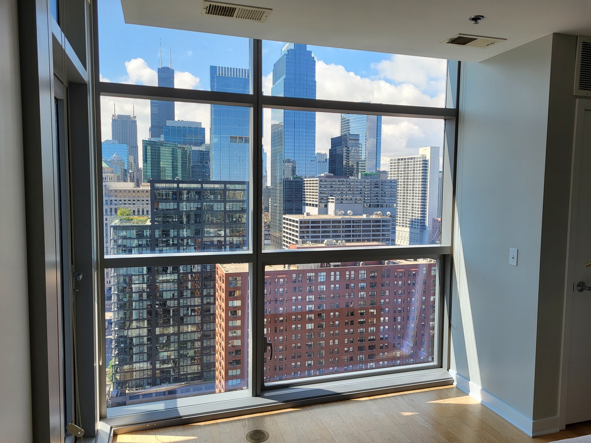 Building Photo - 303 W Ohio St