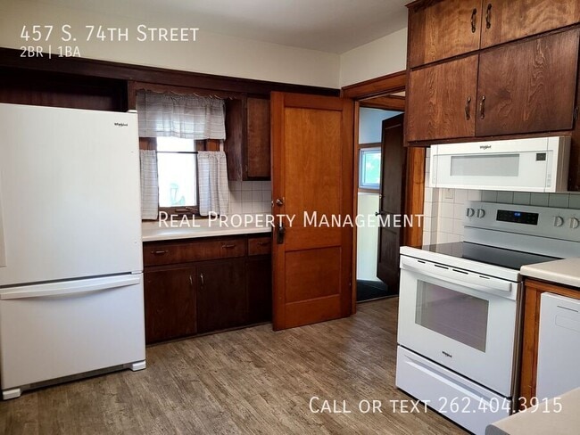 Building Photo - 457 S 74th St