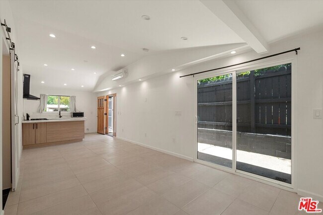 Building Photo - 5444 Cromer Pl
