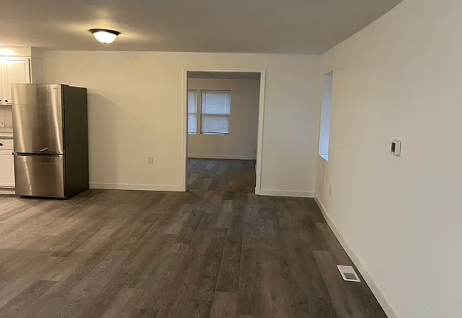 Building Photo - 2001 Hogback Rd