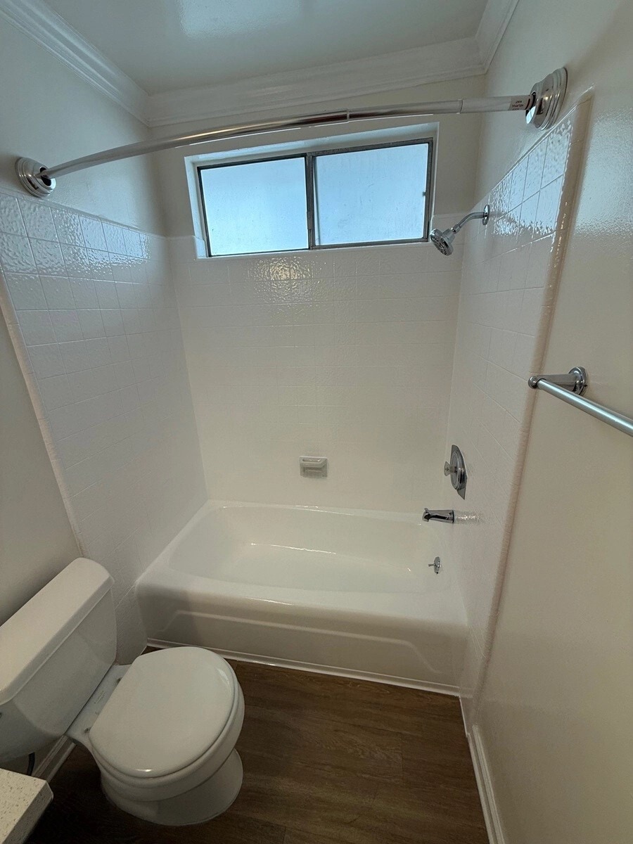 Building Photo - 1631 Barry Ave