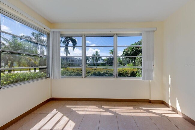 Building Photo - 8301 Bardmoor Blvd