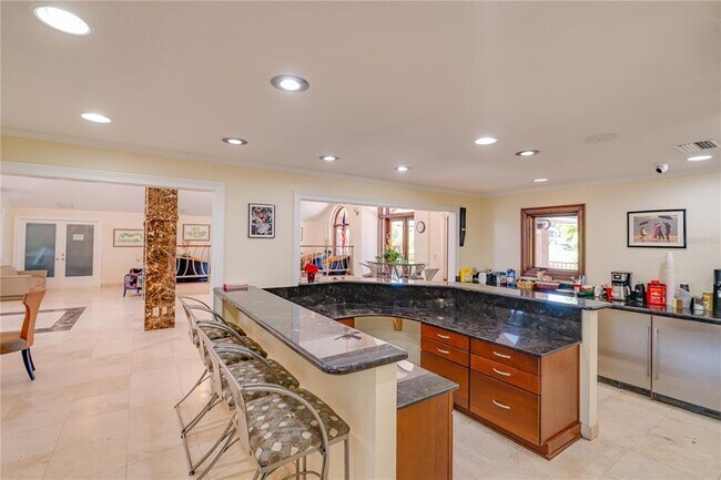 Building Photo - 10263 Gandy Blvd N