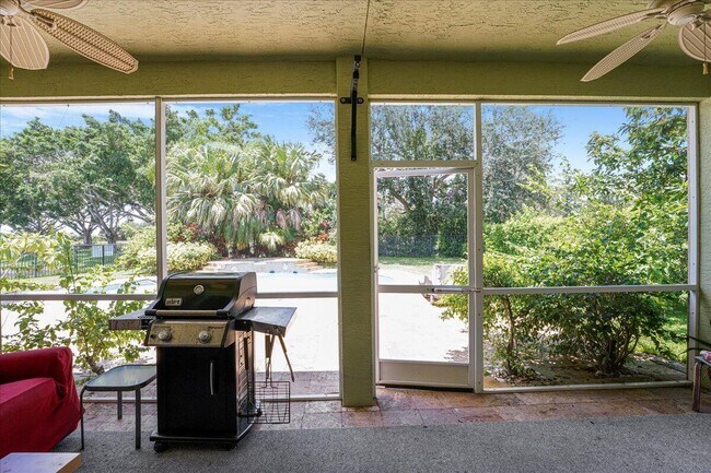 Building Photo - 19059 Skyridge Cir