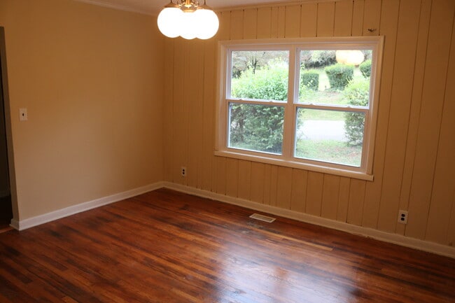 Building Photo - 2301 Brooks Ave