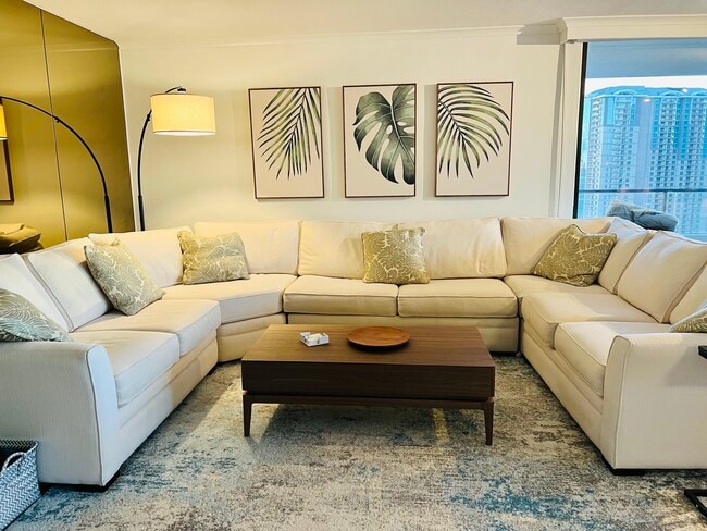 Building Photo - 1910 Ala Moana Blvd