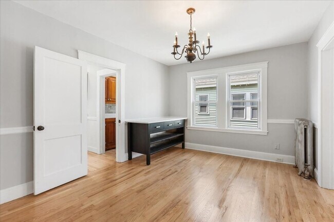 Building Photo - 16 Glenrose Rd