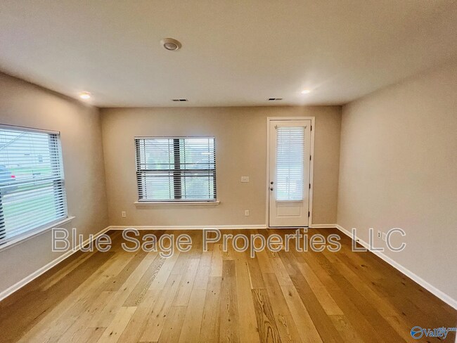 Building Photo - 16423 Demi Dr