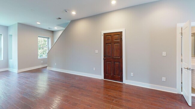 Building Photo - Stunning 1,300 Square Foot Eckington Home ...
