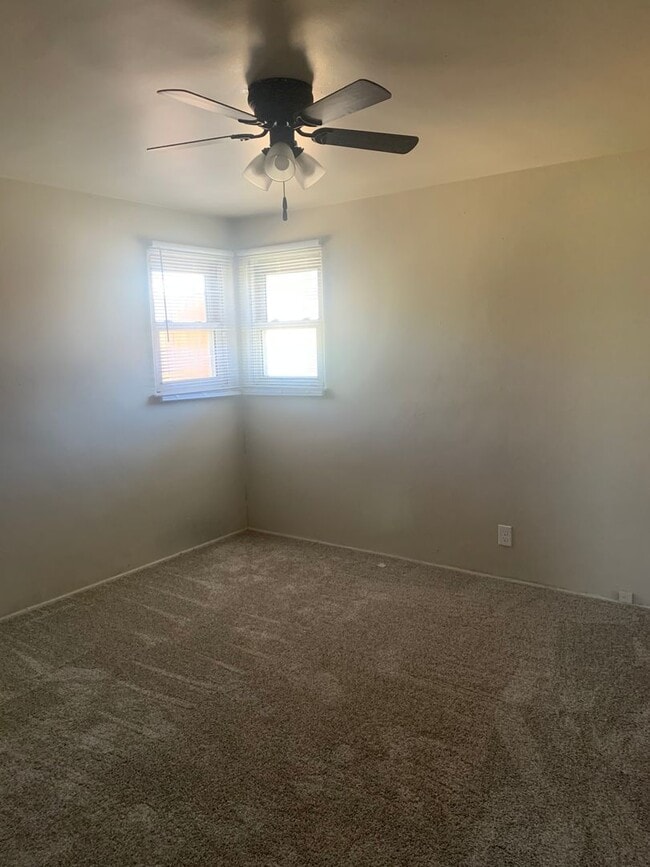 Building Photo - 3 BEDROOM, 1 BATHROOM, RANCH STYLE SINGLE FAMILY HOME WITH OVERSIZED 2 CAR DETACHED GARAGE