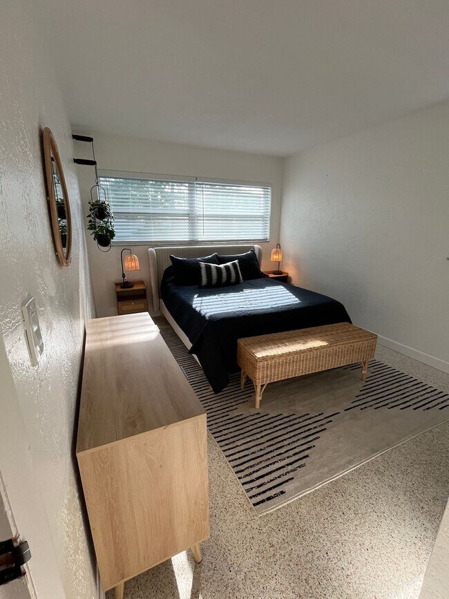 Building Photo - Stunning Seminole Home with Private Pool | 3 Bed / 2 Bath