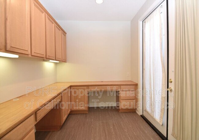 Building Photo - 23626 Applewood Pl