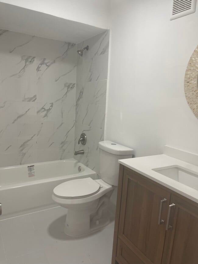 Building Photo - 17255 SW 95th Ave