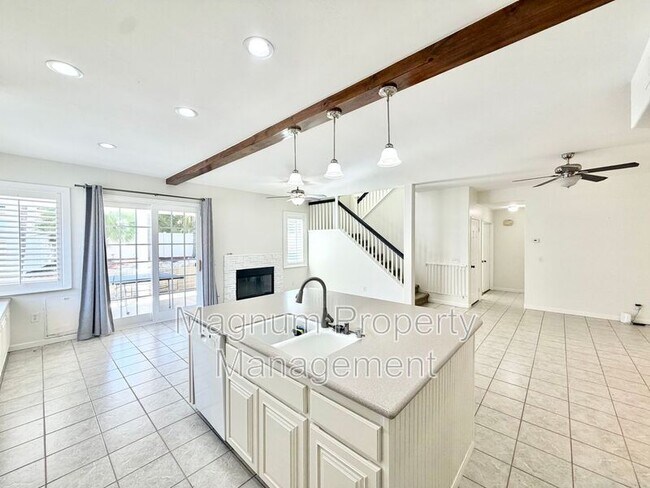 Building Photo - 37168 Santa Rosa Glen Dr
