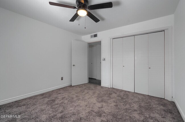 Building Photo - 9709 Vallarta Dr