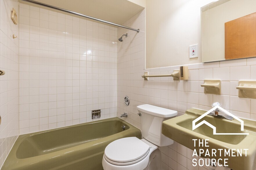 Building Photo - 324 Marengo Ave