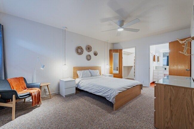 Primary bedroom - 3940 E. Timrod St. #226