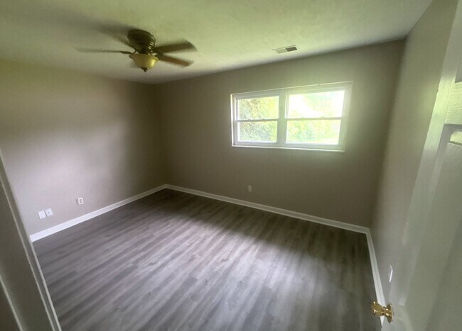 Building Photo - 2614 Lamborne Blvd