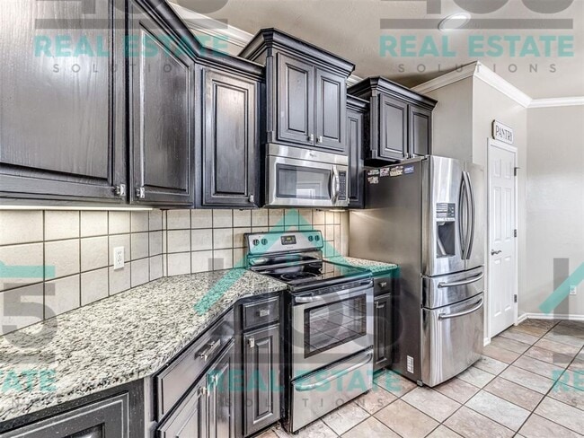 Building Photo - Amazing Rental in Choctaw