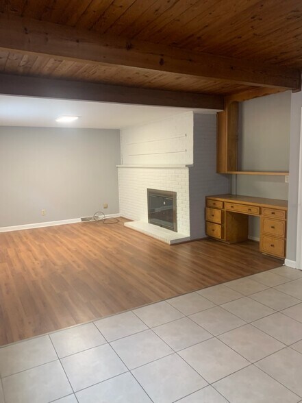 Building Photo - 7631 Glencannon Dr