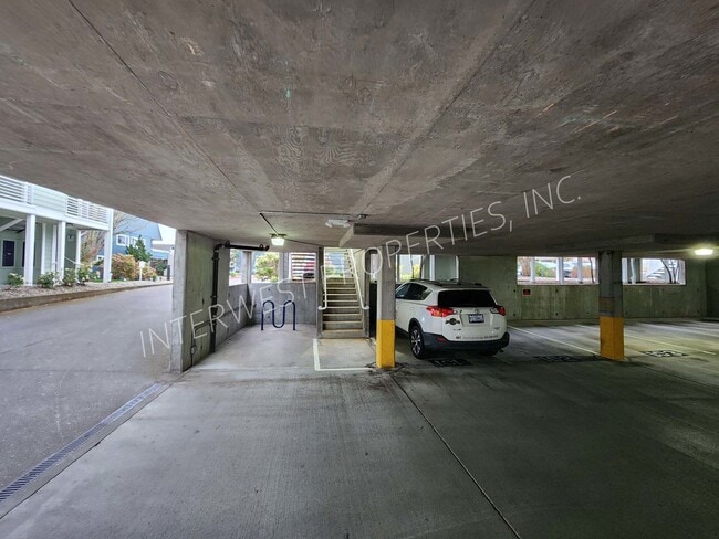 Building Photo - 153 N Hayden Bay Dr