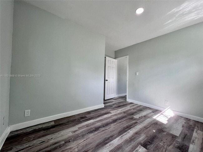 Building Photo - 2901 NW 18th St