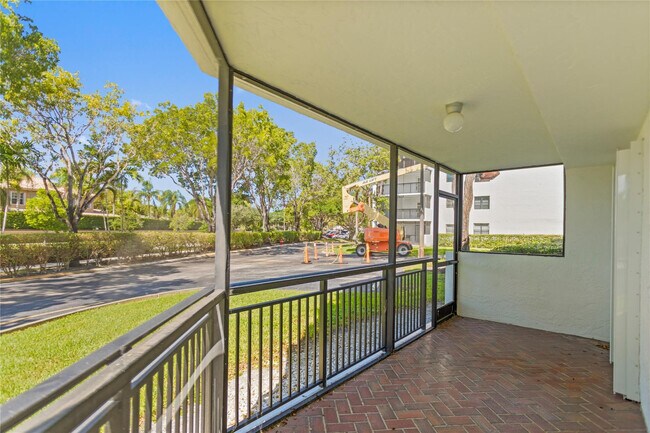 Building Photo - 16051 Blatt Blvd