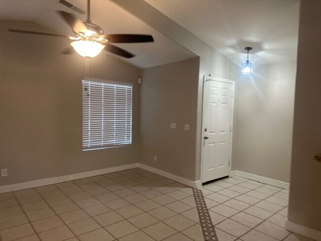 Building Photo - $2,000 For Rent A Lovely 3 Bed 2 Bath 1.673 Sq. Ft. Condo, all One Level Home in Chandler 85225!