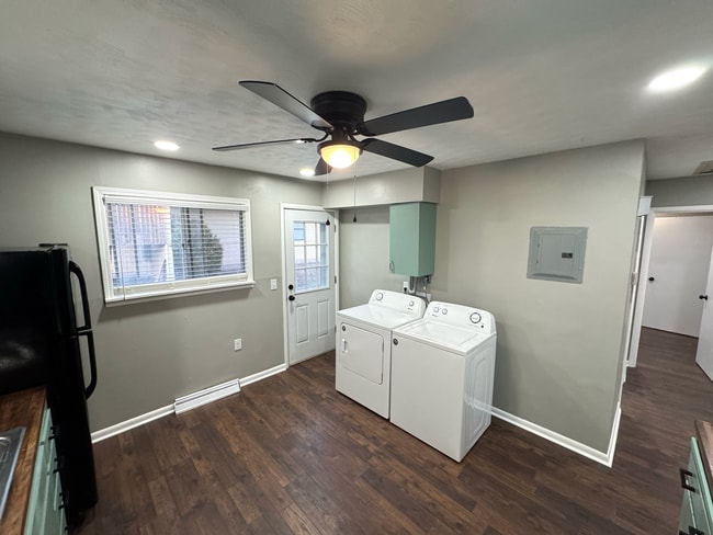 Building Photo - 908 S Crutcher Ave