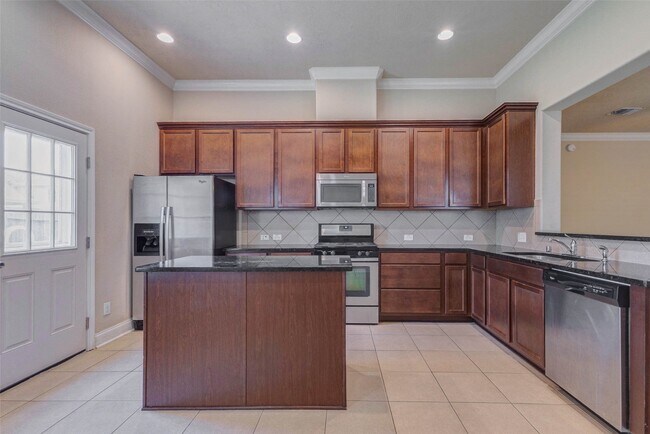 Building Photo - 6107 Nicholas Ln