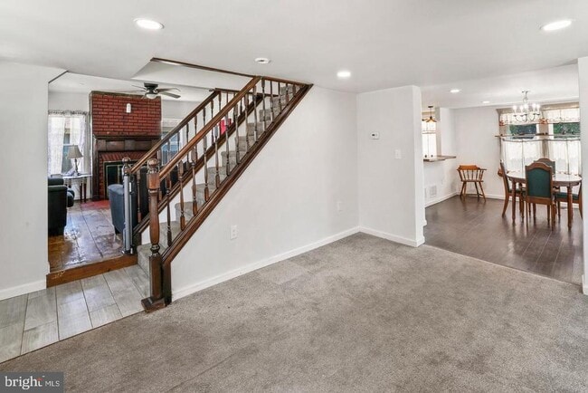 Building Photo - 348 Main St