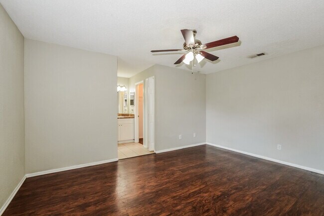 Building Photo - 1061 Portsmouth Ln