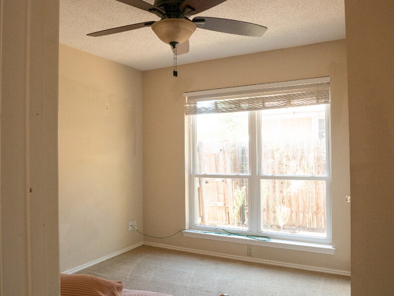 Building Photo - 507 Eaglecreek Dr