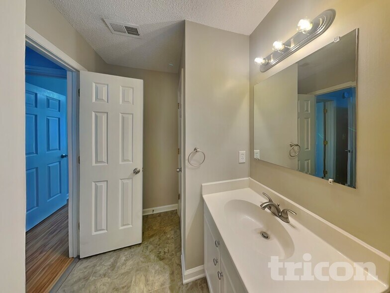 Building Photo - 332 Glenridge Ct