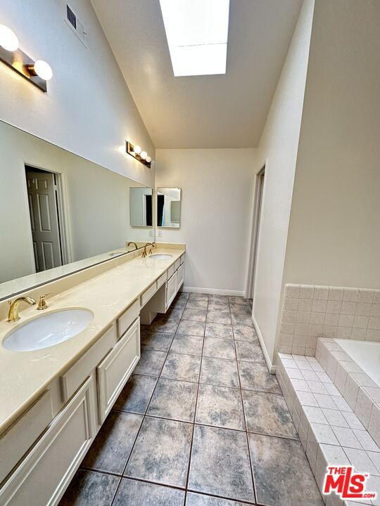 Building Photo - 4039 Lamarr Ave