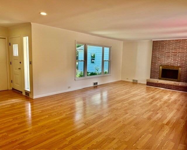 Building Photo - 531 Pinecrest Ln