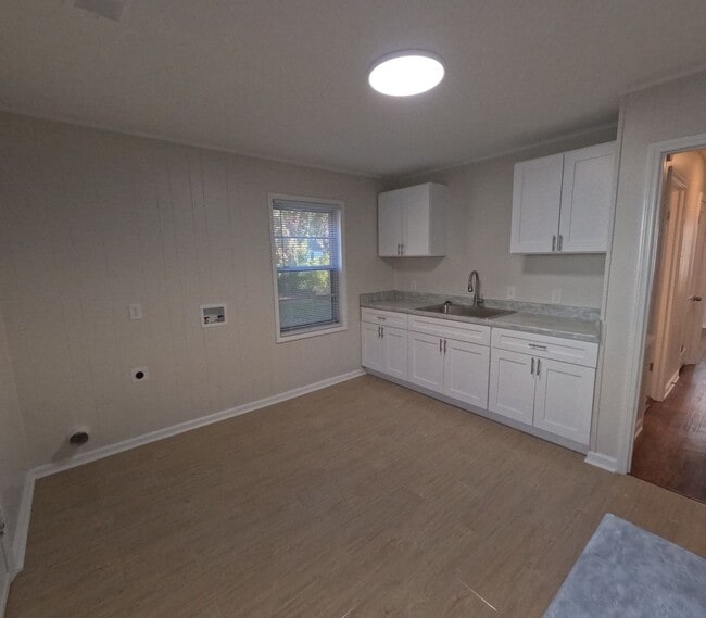 Building Photo - Cozy 2bed 1 bath