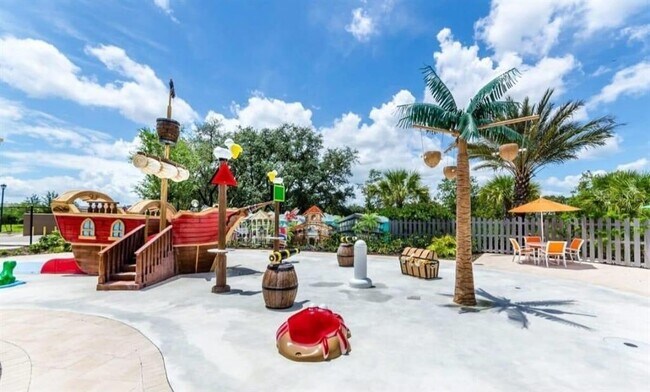 Building Photo - 635 Longboat Dr